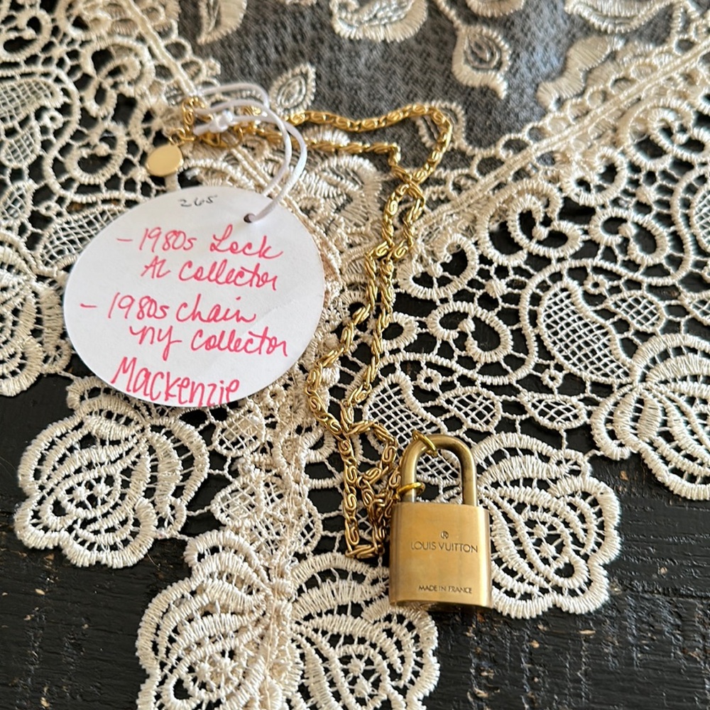 1980s LV lock 1980s chain